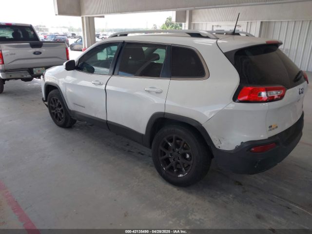 1C4PJMCB5GW296303 Jeep Cherokee Latitude
