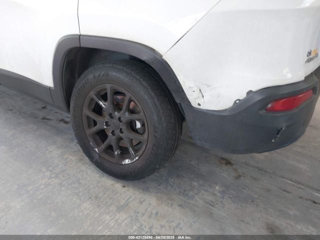 1C4PJMCB5GW296303 Jeep Cherokee Latitude