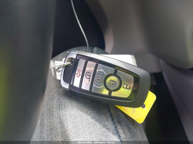 1FMCU9GN9PUB16383 Ford Escape Active