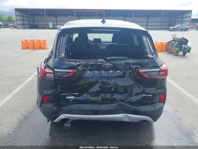 1FMCU9GN9PUB16383 Ford Escape Active