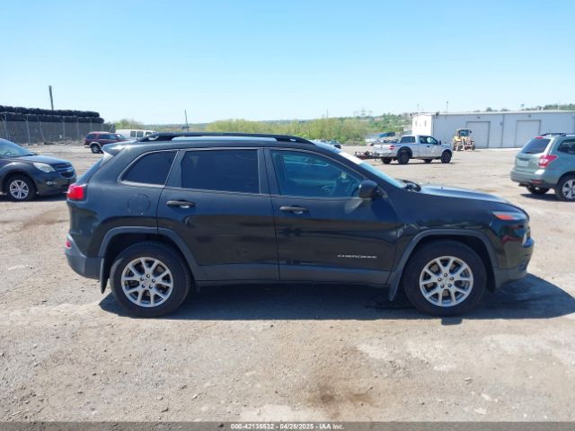 1C4PJMAS6GW338075 Jeep Cherokee Sport