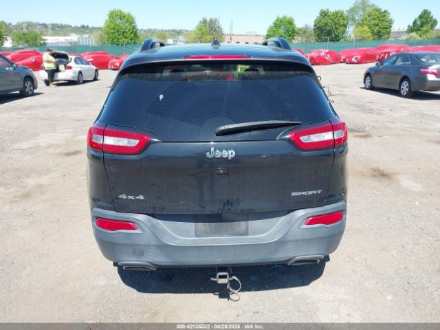 1C4PJMAS6GW338075 Jeep Cherokee Sport