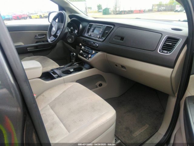 KNDMB5C18H6218659 KIA SEDONA LX