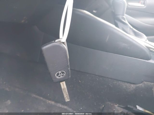 5YFEPMAE2MP179785 Toyota COROLLA LE