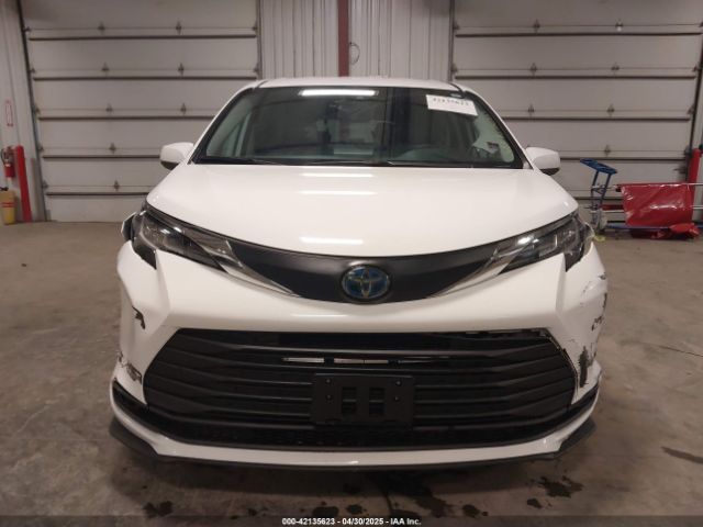 5TDKRKEC6MS016557 Toyota SIENNA LE