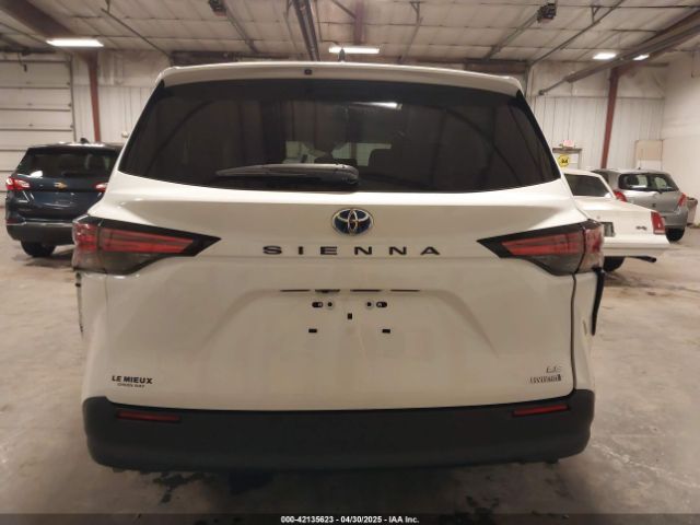 5TDKRKEC6MS016557 Toyota SIENNA LE