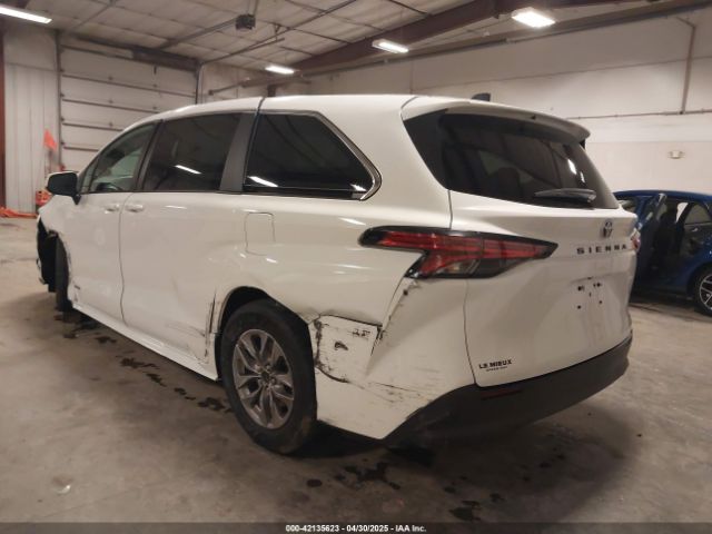 5TDKRKEC6MS016557 Toyota SIENNA LE