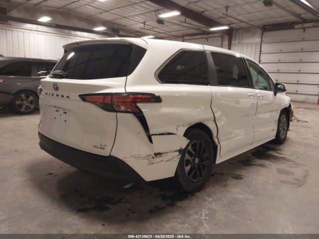 5TDKRKEC6MS016557 Toyota SIENNA LE