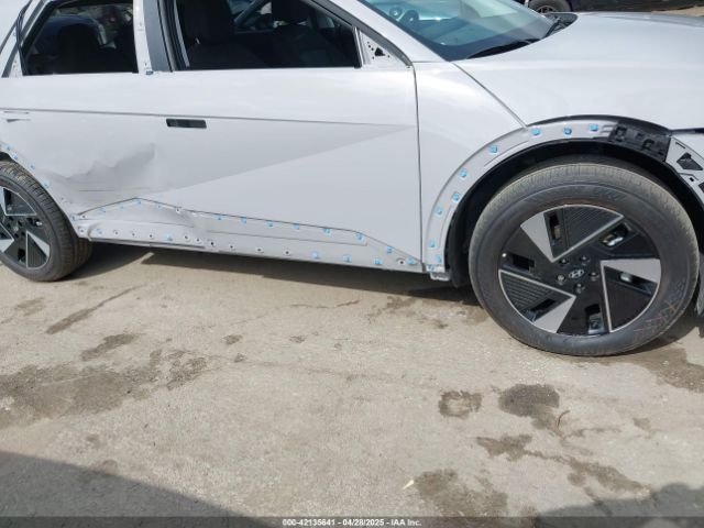 7YAKM4DA8SY002745 Hyundai IONIQ 5 SE