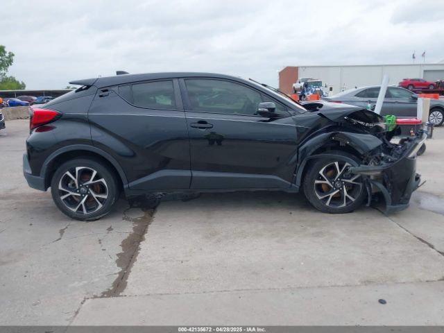 JTNKHMBX1L1074377 Toyota C-HR LE