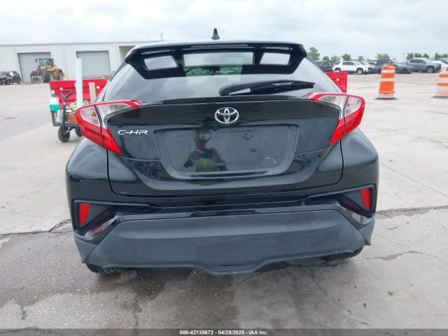 JTNKHMBX1L1074377 Toyota C-HR LE