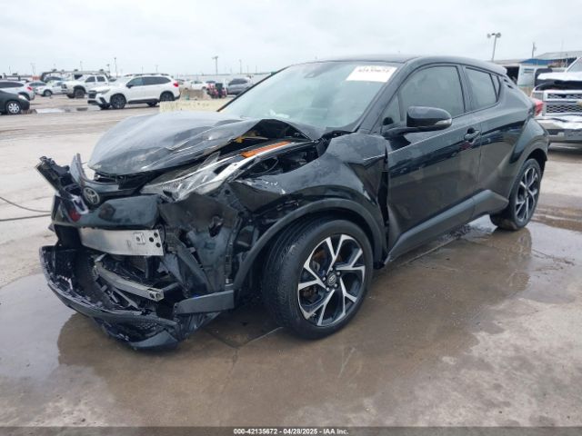 JTNKHMBX1L1074377 Toyota C-HR LE
