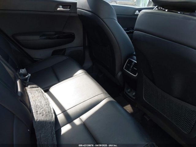 KNDPNCAC4K7535031 KIA Sportage Ex