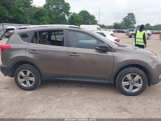 2T3WFREV2FW153016 Toyota Rav4 Xle