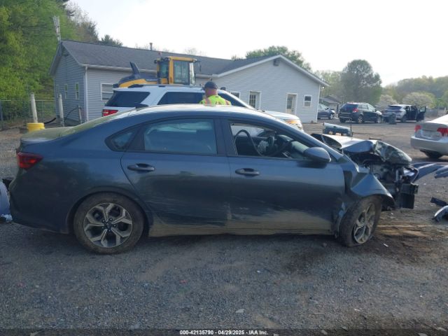 3KPF24AD6ME372761 KIA Forte Lxs