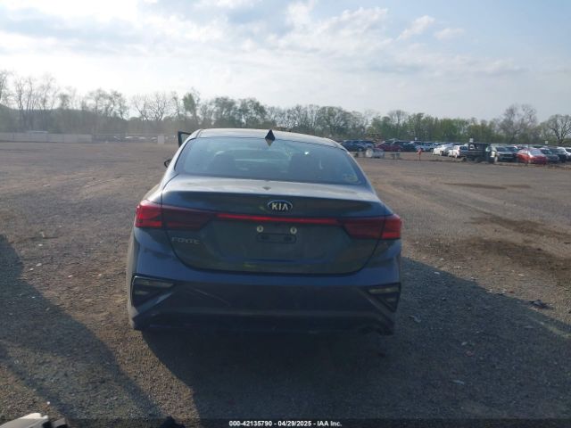 3KPF24AD6ME372761 KIA Forte Lxs