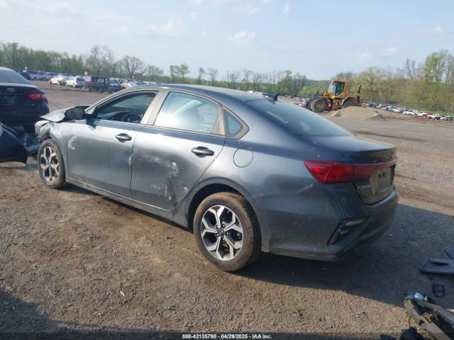 3KPF24AD6ME372761 KIA Forte Lxs