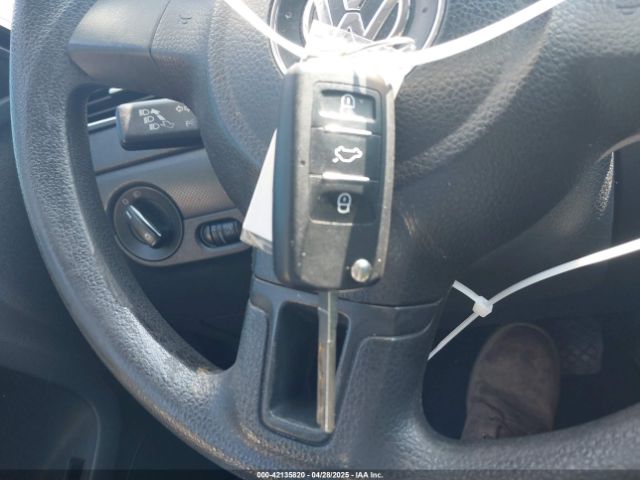 3VW2K7AJXEM367802 Volkswagen Jetta 2.0l S