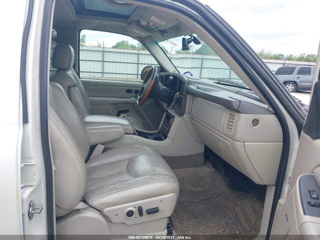 2004 Cadillac Escalade Standard მანქანა იყიდება აუქციონზე, vin: 1GYEK63N74R290761, აუქციონის ნომერი: 42135874
