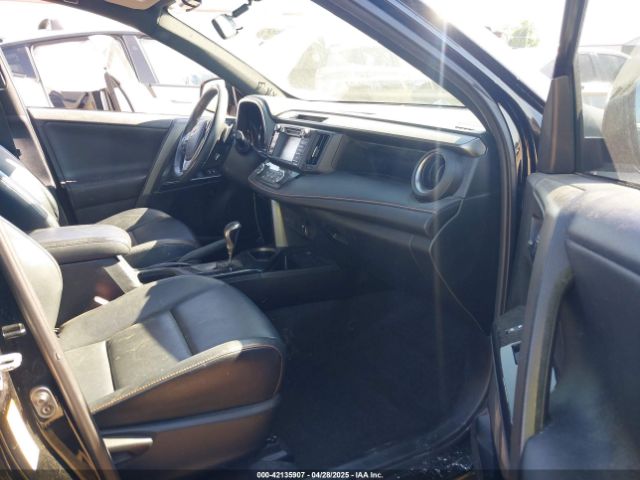 2T3JFREV8GW490513 Toyota RAV4 SE