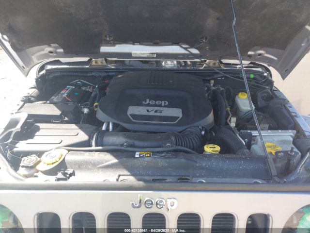 1C4BJWEG3JL864961 Jeep Wrangler Jk Unlimited Sahara