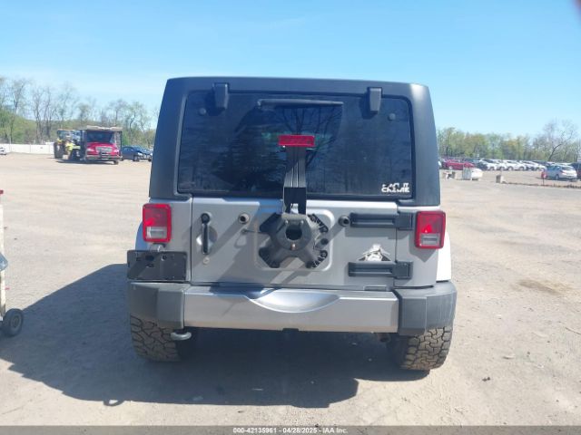 1C4BJWEG3JL864961 Jeep Wrangler Jk Unlimited Sahara