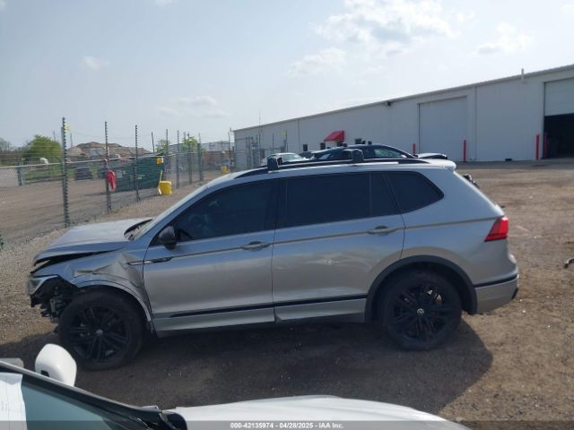 3VV8B7AX7NM030703 Volkswagen Tiguan 2.0t Se R-line Black