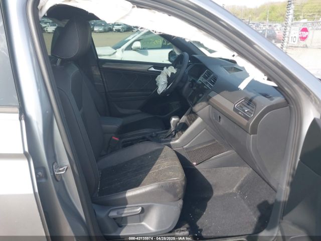 3VV8B7AX7NM030703 Volkswagen Tiguan 2.0t Se R-line Black
