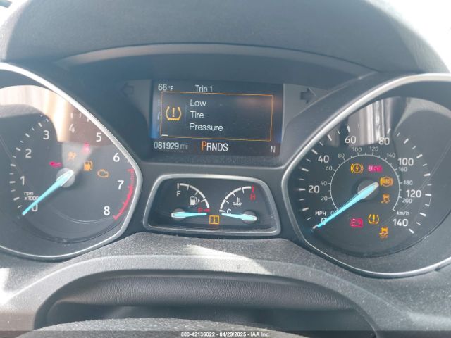 1FMCU9HD8JUB01872 Ford ESCAPE SEL