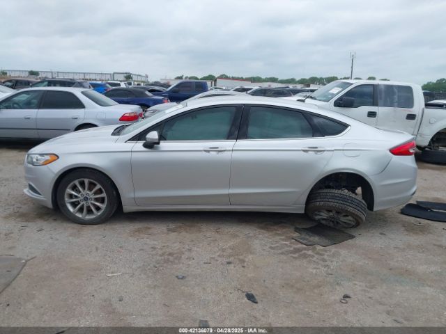 3FA6P0HD3HR273593 Ford FUSION SE