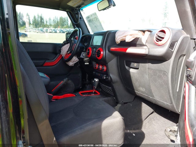 1C4BJWDG9FL750049 Jeep Wrangler Unlimited Sport