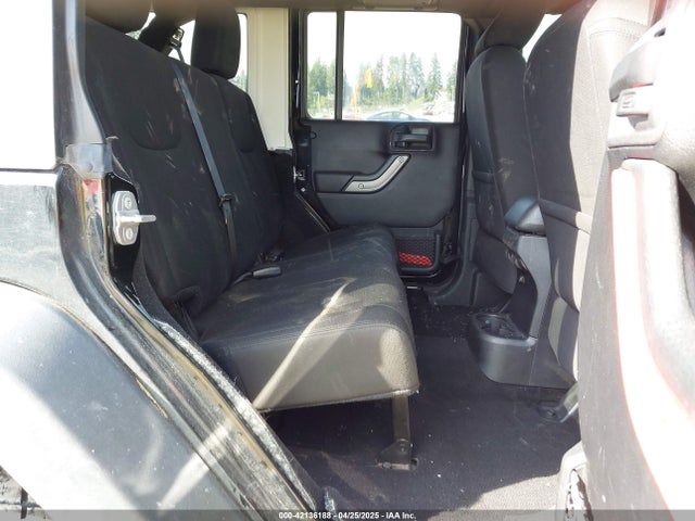 1C4BJWDG9FL750049 Jeep Wrangler Unlimited Sport