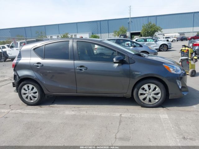 JTDKDTB32G1134020 Toyota Prius C One
