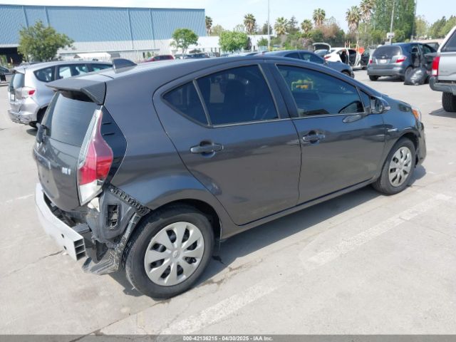 JTDKDTB32G1134020 Toyota Prius C One