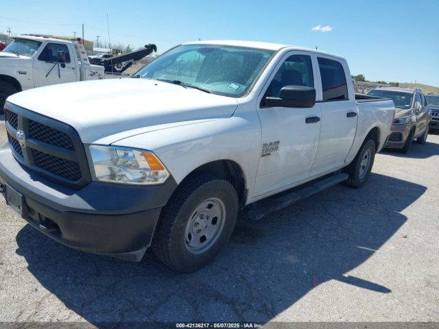 1C6RR7KG6KS580742 RAM 1500 Classic Tradesman  4x4 5'7 Box