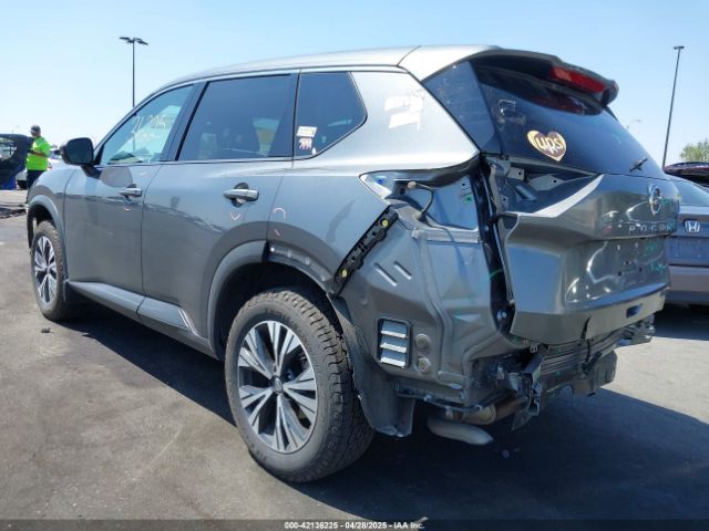 5N1AT3BA0MC821439 Nissan Rogue Sv Fwd