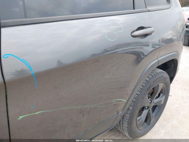 1C4PJMLB1KD320682 Jeep Cherokee Altitude 4x4