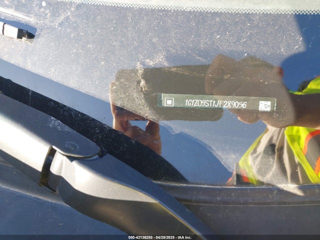 1G1ZD5ST1JF289056 Chevrolet MALIBU LT