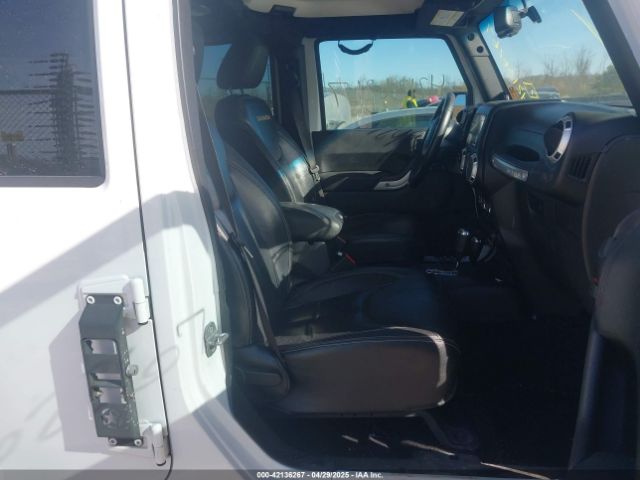 1C4BJWEG3EL256203 Jeep Wrangler Unlimited Sahara