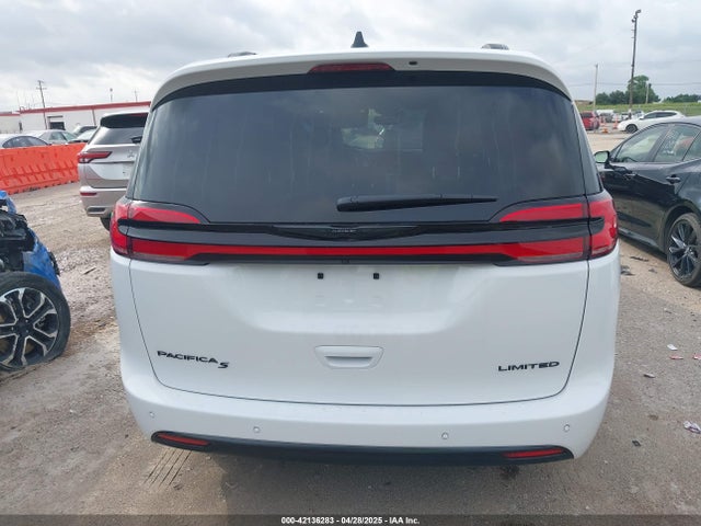 Chrysler Pacifica Limited 2025 2C4RC1GG9SR568974 Image 16