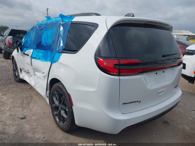 Chrysler Pacifica Limited 2025 2C4RC1GG9SR568974 Image 3