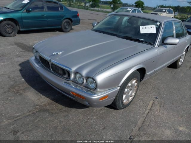 2000 JAGUAR XJ8 SAJDA14C4YLF13470 Photo 1