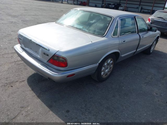 2000 JAGUAR XJ8 SAJDA14C4YLF13470 Photo 3