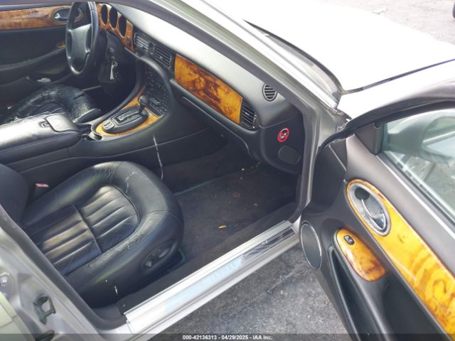 2000 JAGUAR XJ8 SAJDA14C4YLF13470 Photo 4