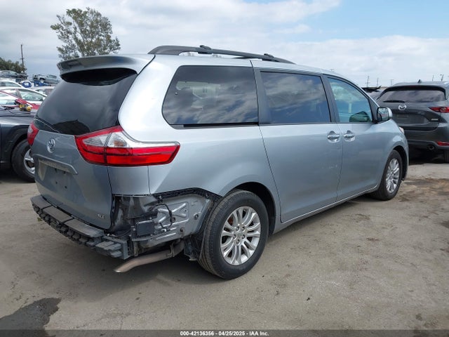 5TDYK3DC1FS611521 Toyota Sienna Xle 8 Passenger