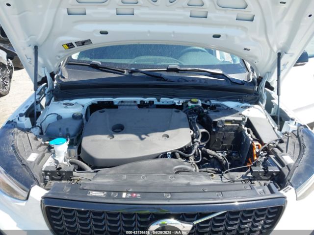 YV4L12UC2S2451557 Volvo Xc40 B5 Plus Dark Theme
