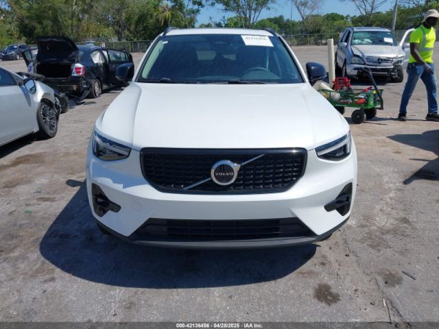 YV4L12UC2S2451557 Volvo Xc40 B5 Plus Dark Theme