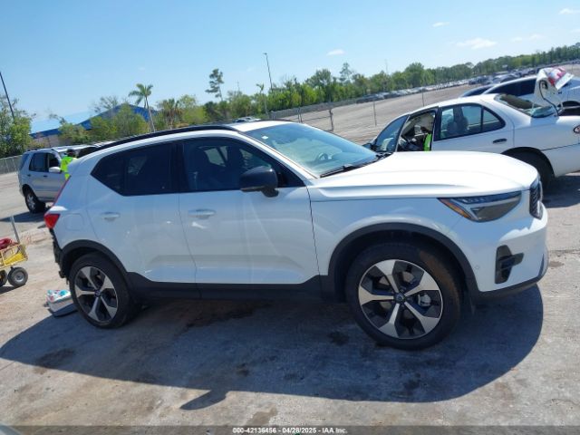 YV4L12UC2S2451557 Volvo Xc40 B5 Plus Dark Theme