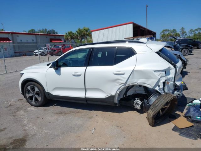YV4L12UC2S2451557 Volvo Xc40 B5 Plus Dark Theme