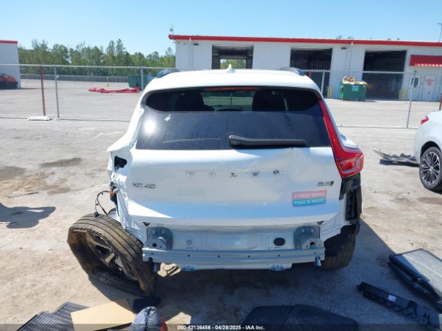 YV4L12UC2S2451557 Volvo Xc40 B5 Plus Dark Theme
